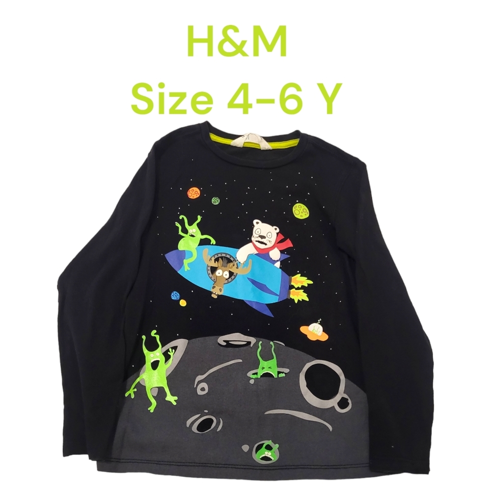 H&M Outer Space Shirt Size 4-6Y‎ 🚀